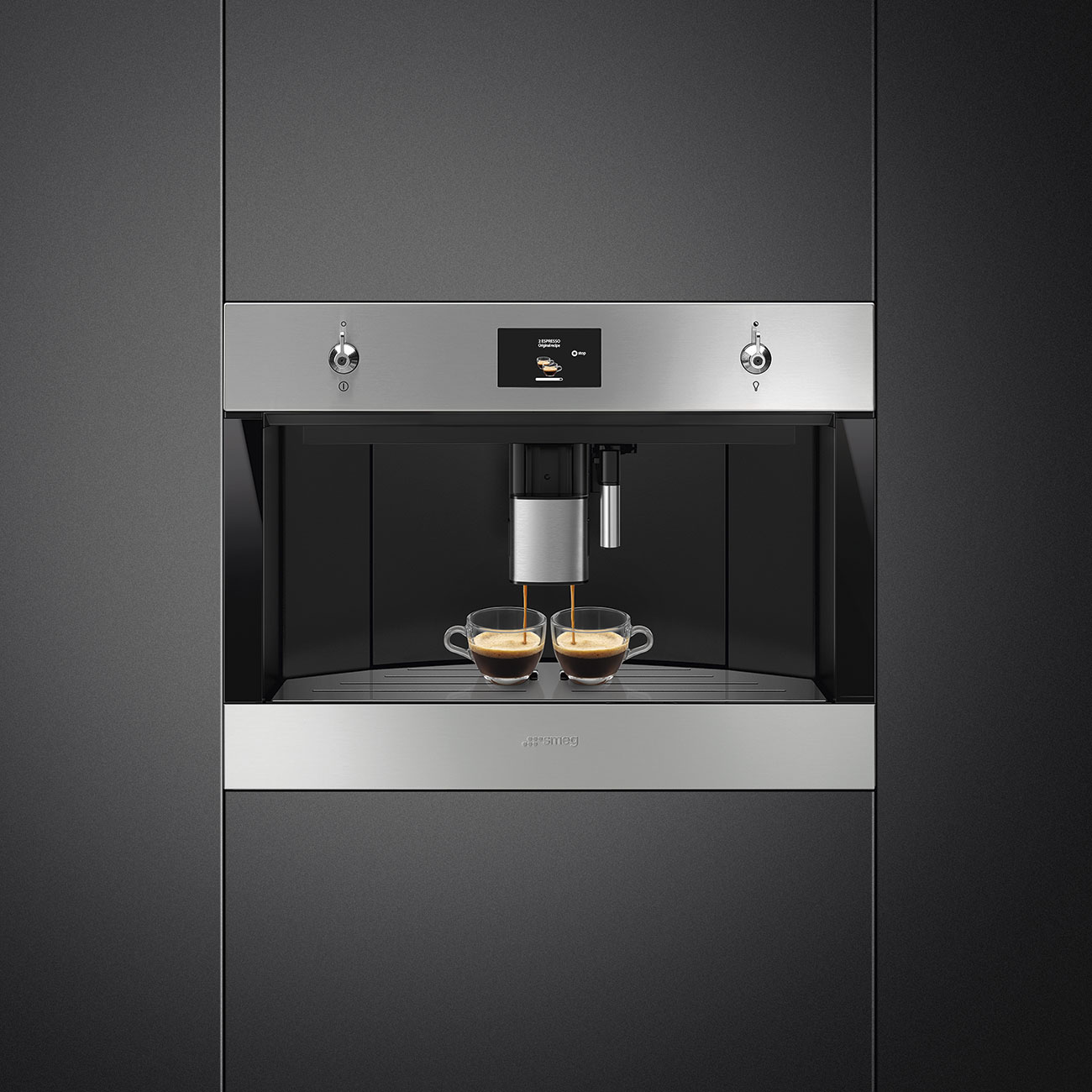 картинка Кофемашина Smeg CMS4303XRU  картинка Кофемашина Smeg CMS4303XRU