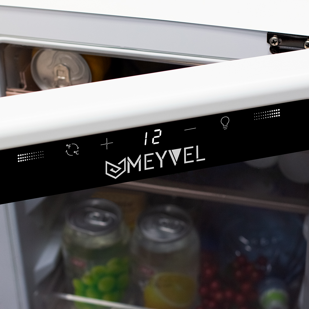 картинка Холодильник для косметики и напитков Meyvel MD35-WHITE  картинка Холодильник для косметики и напитков Meyvel MD35-WHITE