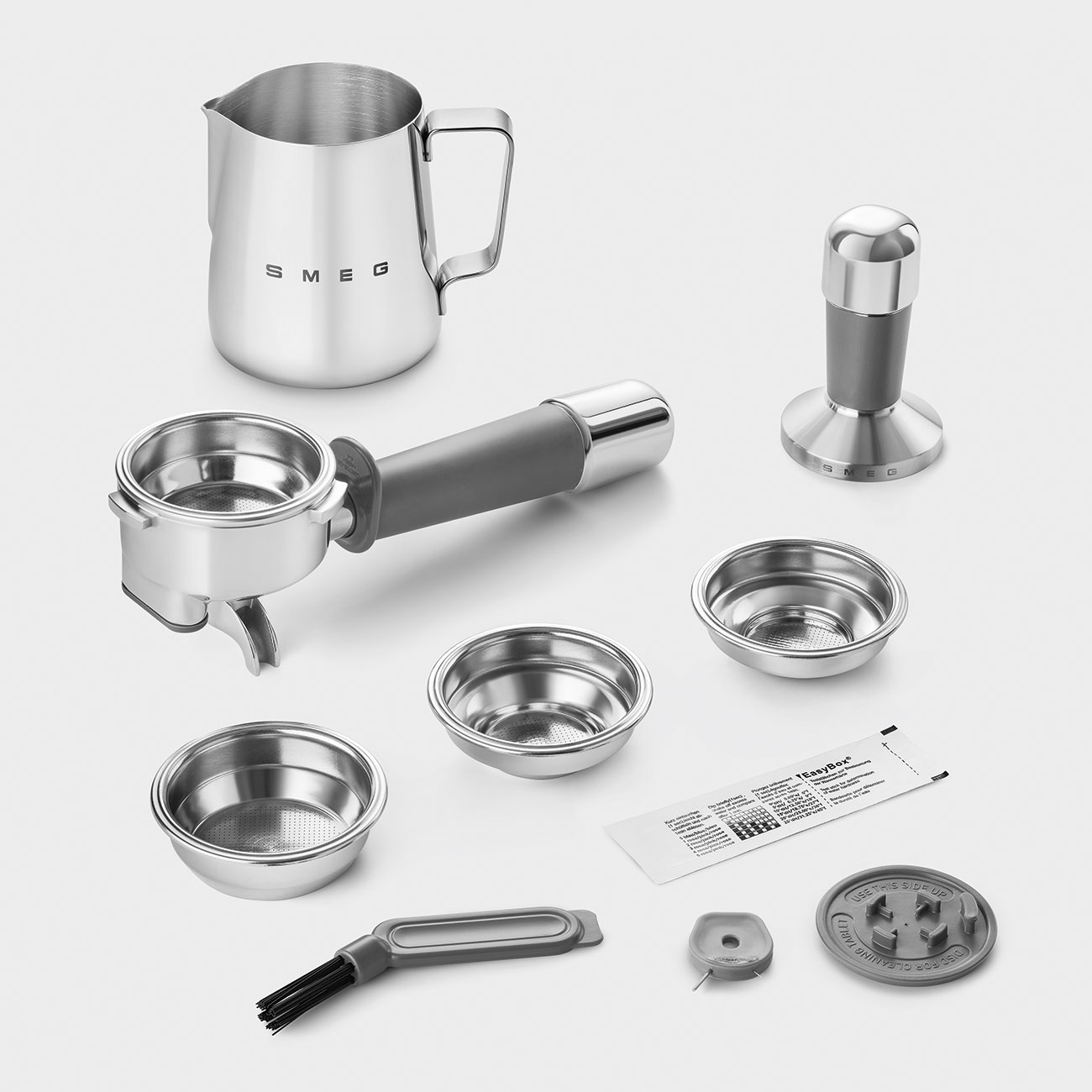 картинка Кофеварка Smeg EGF03CREU  картинка Кофеварка Smeg EGF03CREU