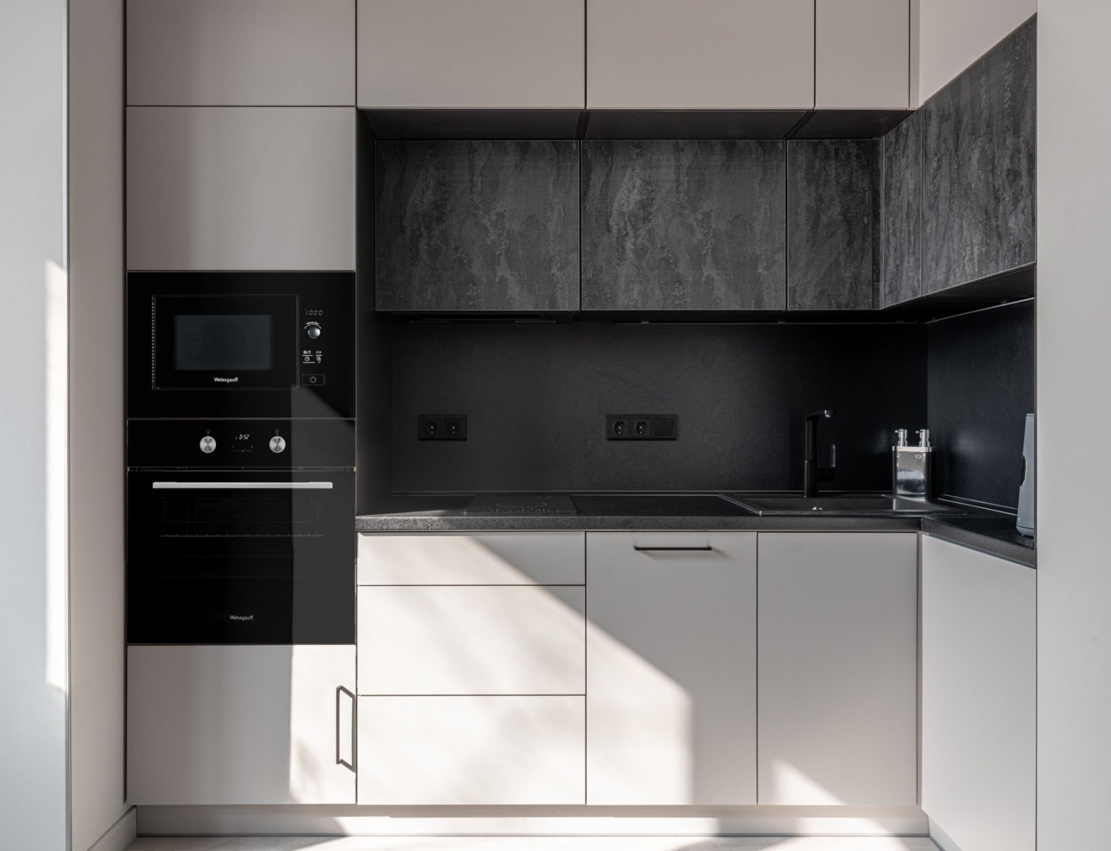 картинка Микроволновая печь встраиваемая Weissgauff HMT-206 черная 