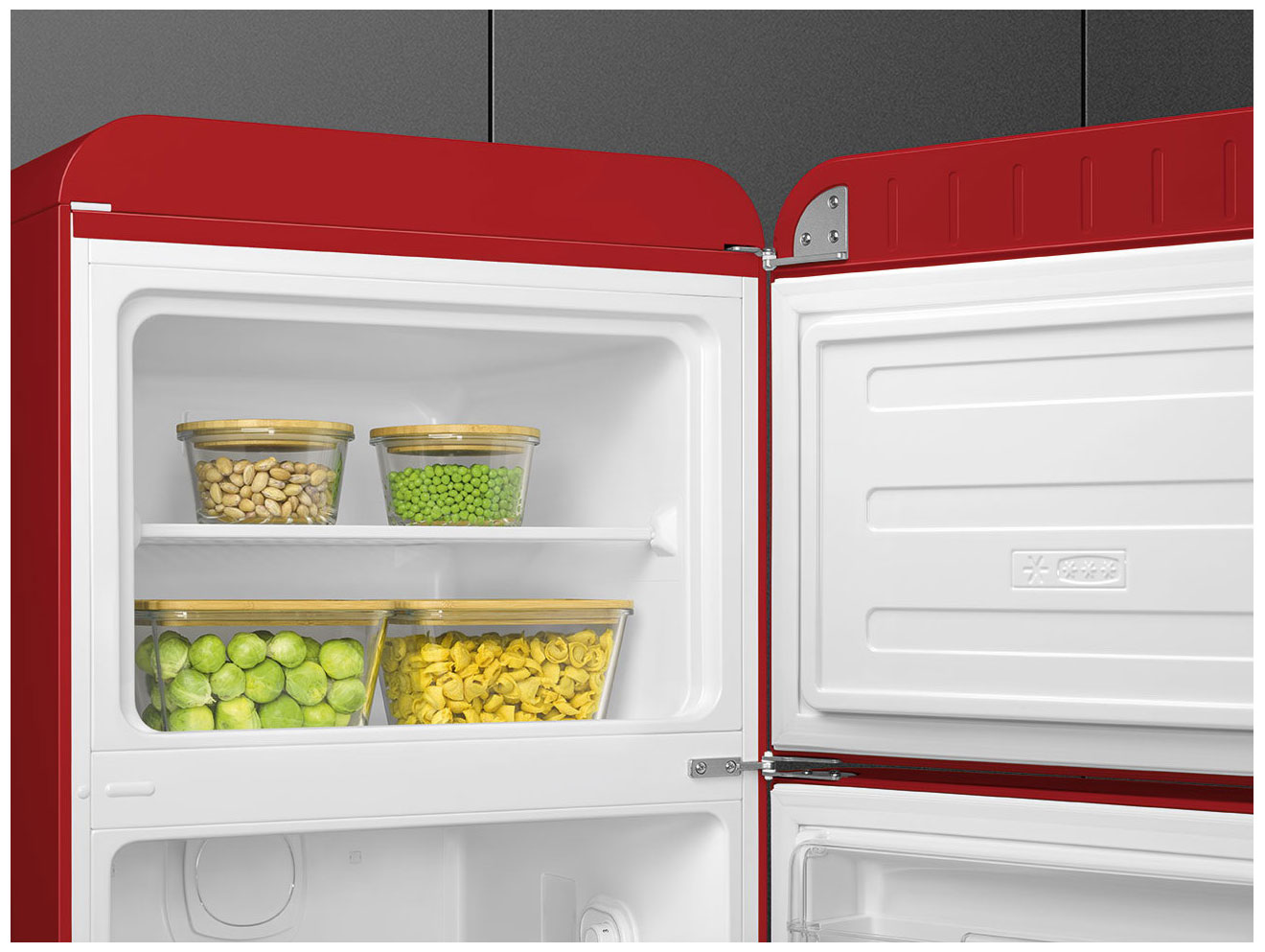 картинка Отдельностоящий холодильник Smeg FAB30RRD5  картинка Отдельностоящий холодильник Smeg FAB30RRD5