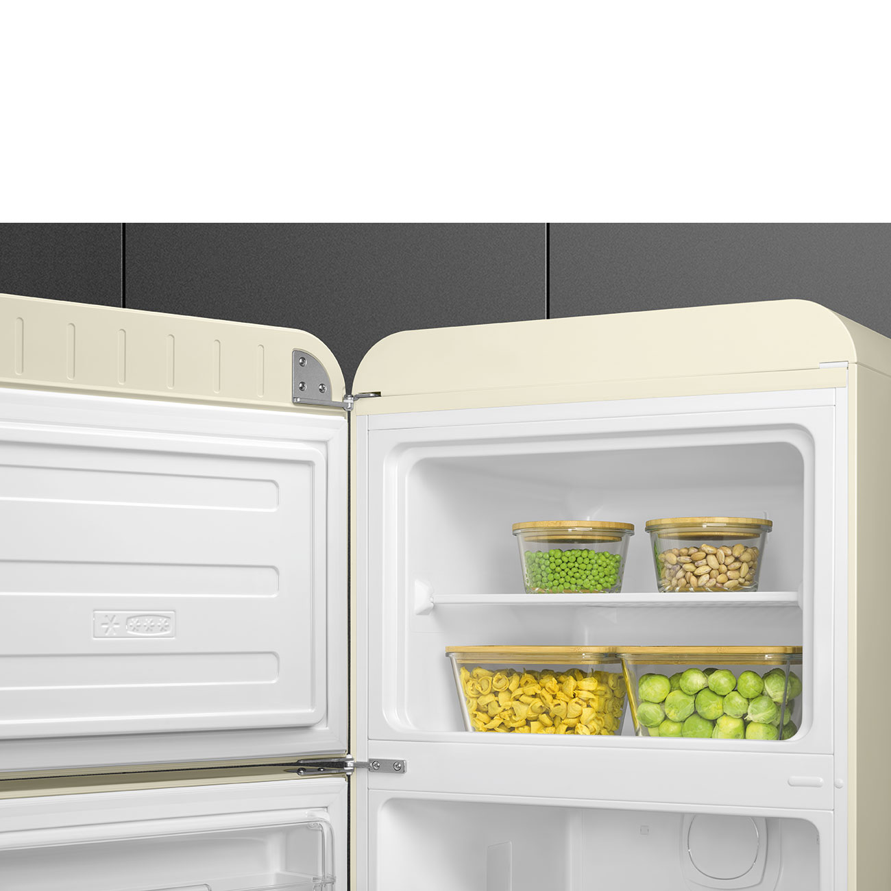 картинка Отдельностоящий холодильник Smeg FAB30LCR5  картинка Отдельностоящий холодильник Smeg FAB30LCR5