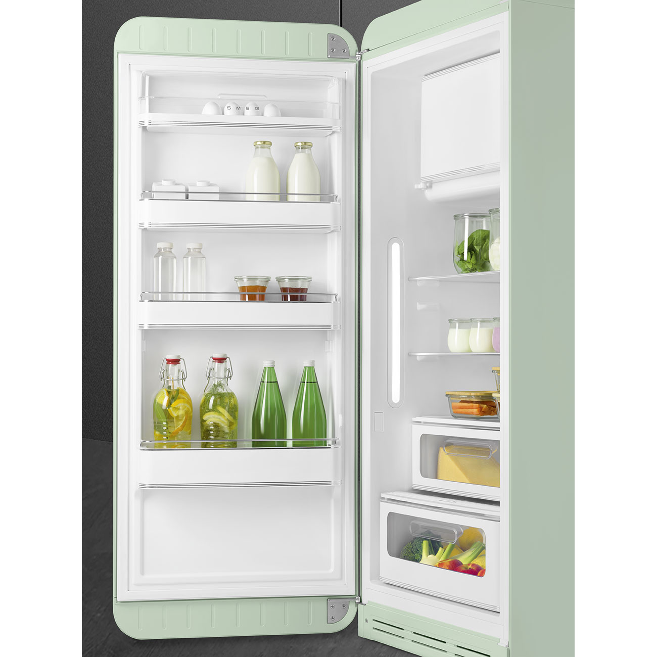 картинка Отдельностоящий холодильник Smeg FAB28LPG5  картинка Отдельностоящий холодильник Smeg FAB28LPG5