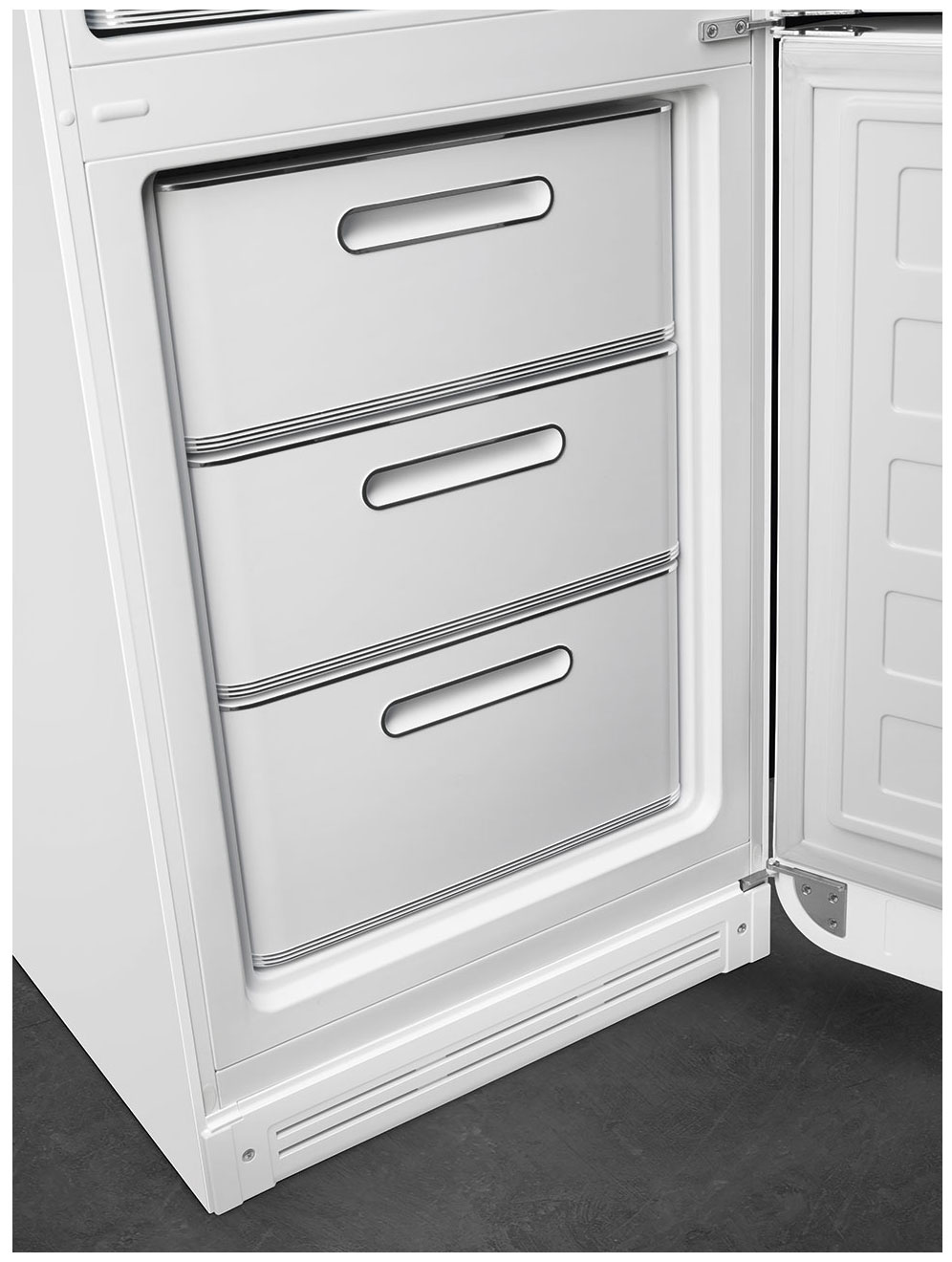 картинка Отдельностоящий холодильник Smeg FAB32RWH5  картинка Отдельностоящий холодильник Smeg FAB32RWH5