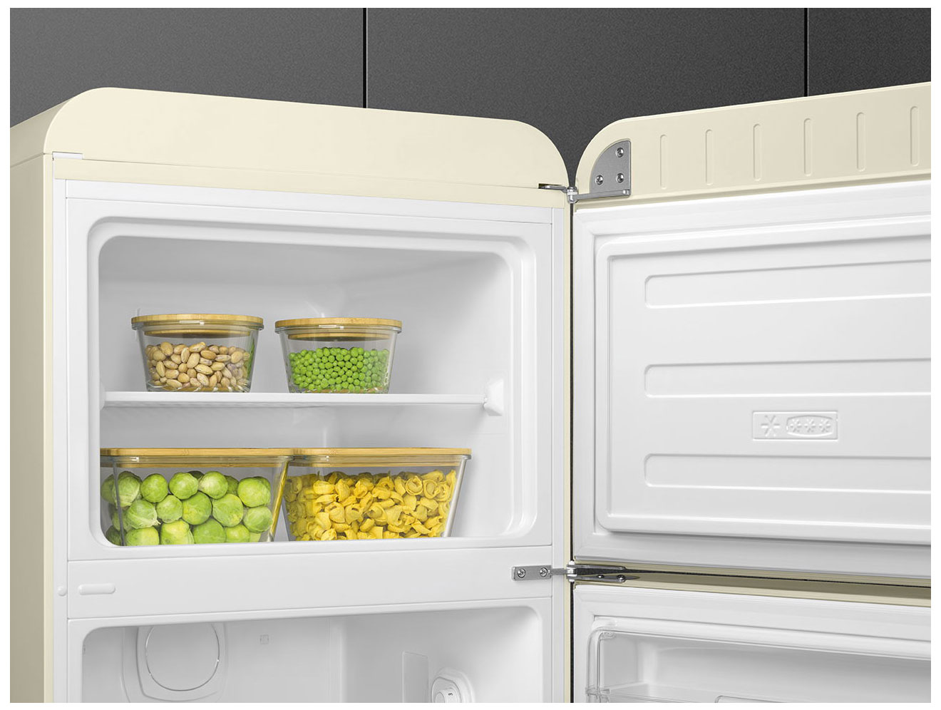 картинка Отдельностоящий холодильник Smeg FAB30RCR5  картинка Отдельностоящий холодильник Smeg FAB30RCR5