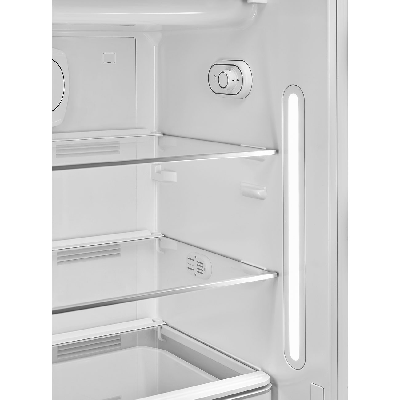 картинка Отдельностоящий холодильник Smeg FAB28RRD5  картинка Отдельностоящий холодильник Smeg FAB28RRD5