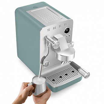 картинка Кофемашина Smeg EMC02EGMEU изумрудная матовая  картинка Кофемашина Smeg EMC02EGMEU изумрудная матовая