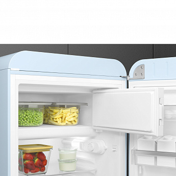 картинка Отдельностоящий холодильник Smeg FAB10RPB6 постельный голубой  картинка Отдельностоящий холодильник Smeg FAB10RPB6 постельный голубой