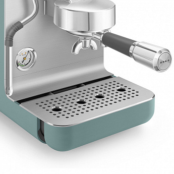 картинка Кофемашина Smeg EMC02EGMEU изумрудная матовая  картинка Кофемашина Smeg EMC02EGMEU изумрудная матовая