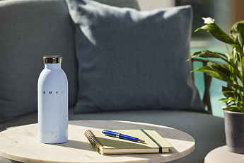 картинка Термическая бутылка Smeg WBF01PB постельный голубой  